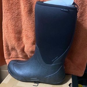 Columbia muck style boots
